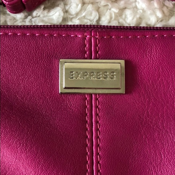 EXPRESS wristlet 👛 - Picture 2 of 2